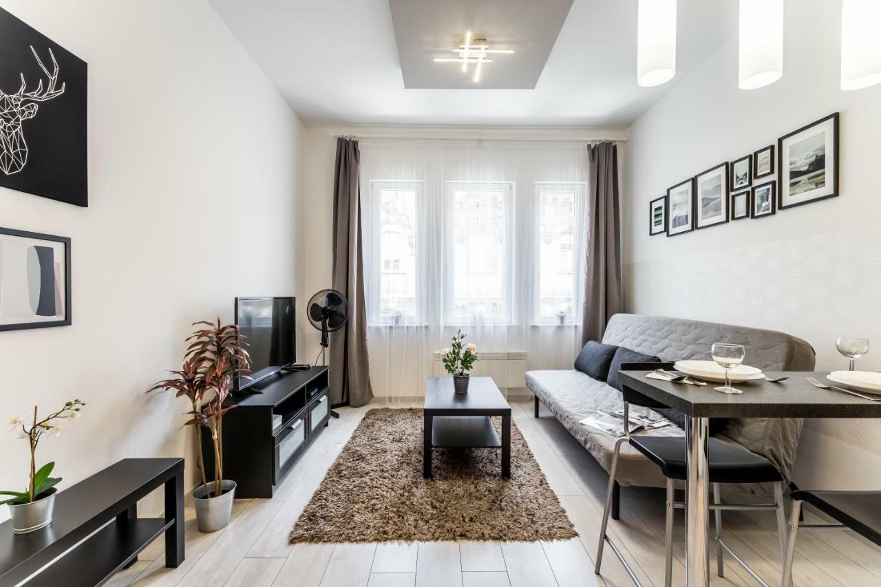Fleur Creme Apartment Budapest Bagian luar foto