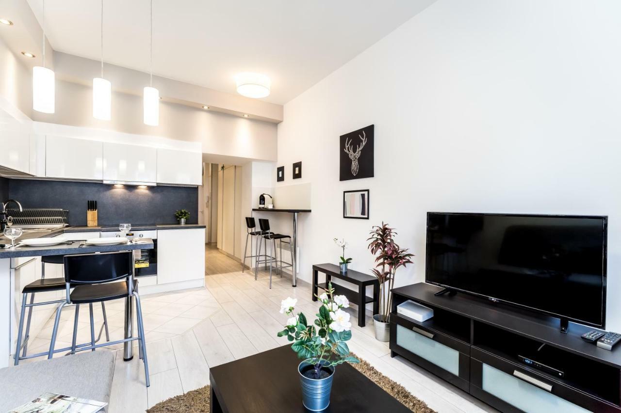 Fleur Creme Apartment Budapest Bagian luar foto
