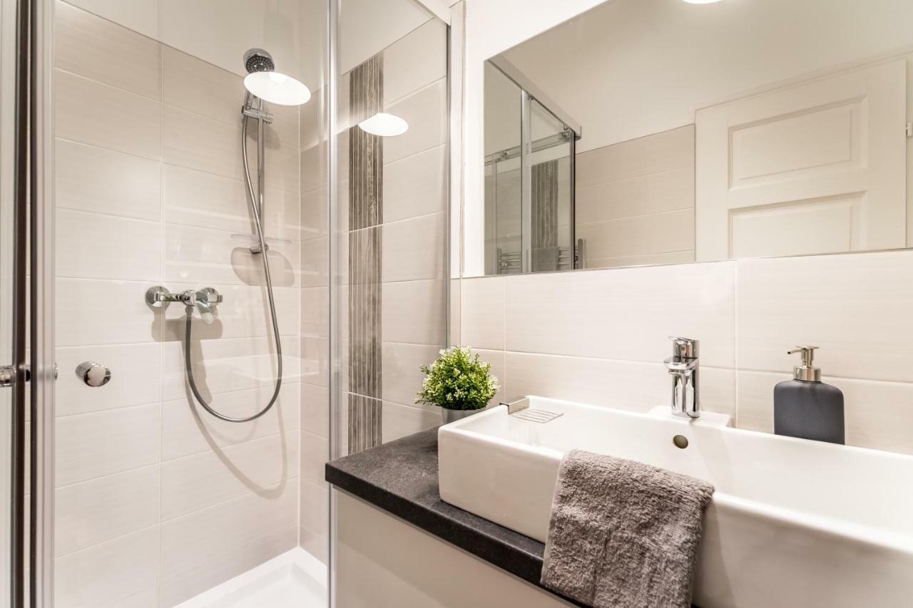Fleur Creme Apartment Budapest Bagian luar foto