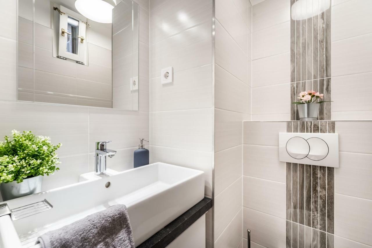 Fleur Creme Apartment Budapest Bagian luar foto