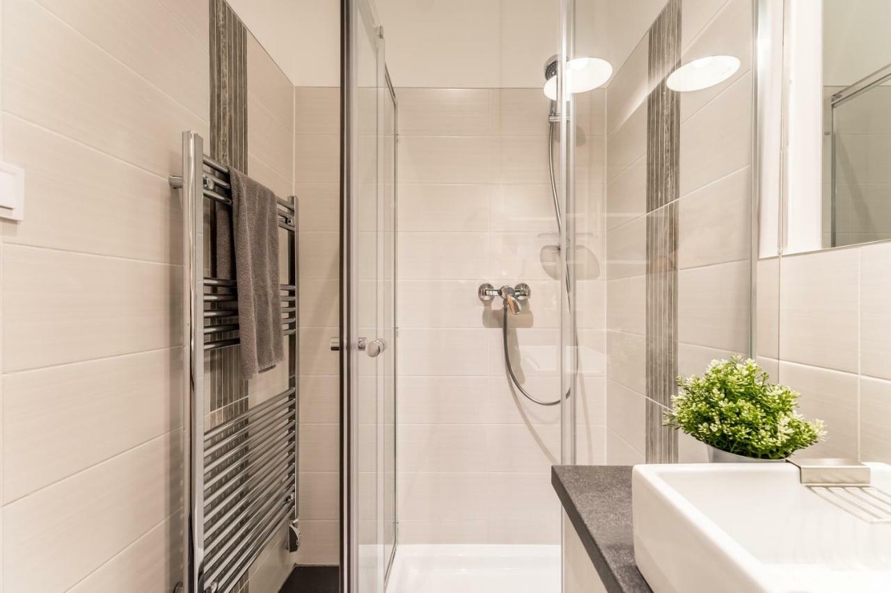 Fleur Creme Apartment Budapest Bagian luar foto