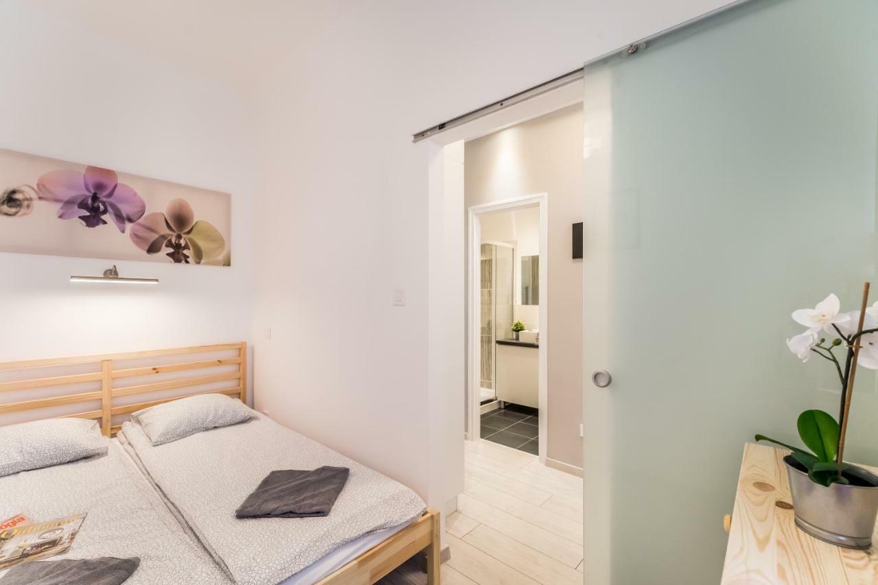 Fleur Creme Apartment Budapest Bagian luar foto